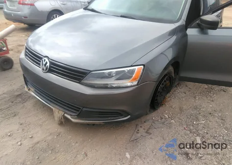 2011 Volkswagen Jetta 2.0L S z USA, uszkodzony, nr VIN 3VW2K7AJ4BM399236
